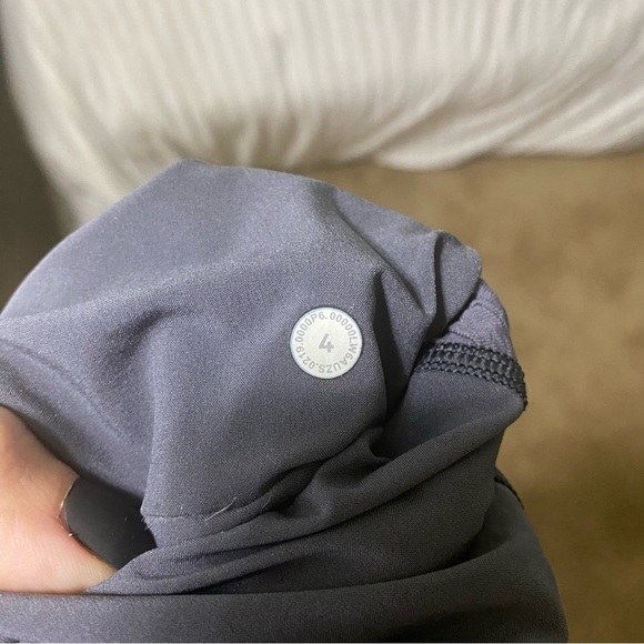 Lululemon Can You Feel The Pleat Crop Pant in Moonwalk Purple Size 4 - Picture 7 of 13